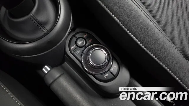 Mini Cooper Cooper 5 дверей Classic — Фото автомобиля 28