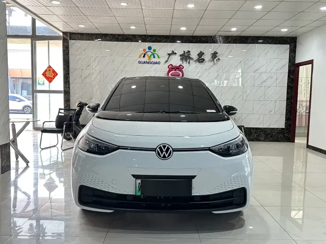 Volkswagen ID.3 — Фото автомобиля 2
