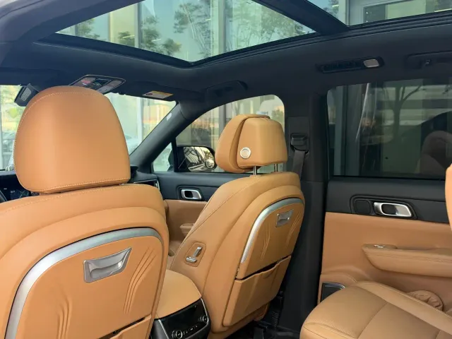 Li Auto ONE — Фото автомобиля 15