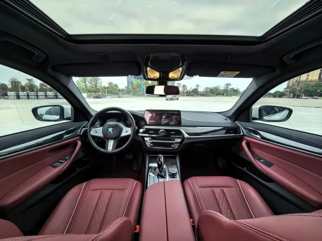 BMW 5 Series — Фото автомобиля 12