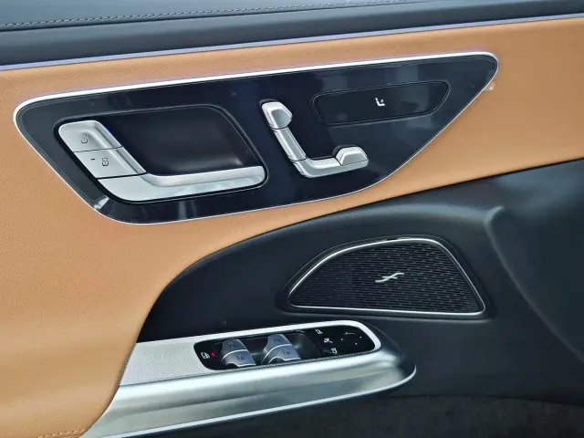 Mercedes-Benz E-Class — Фото автомобиля 18