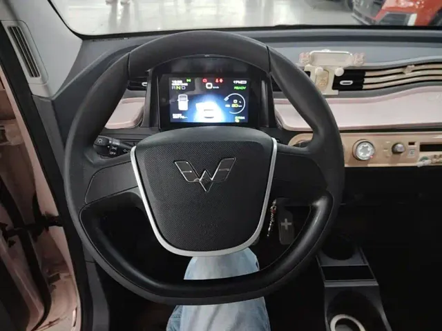 Wuling Hongguang Mini EV — Фото автомобиля 10