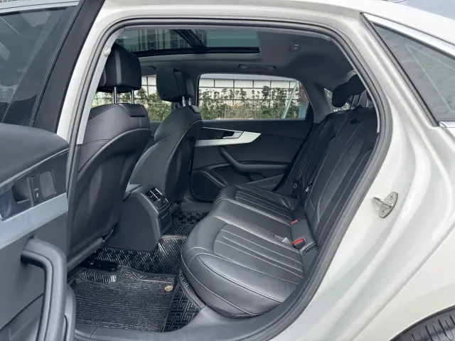 Audi A4L — Фото автомобиля 12