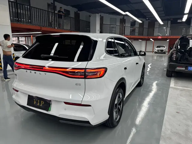 Geely Galaxy E5 — Фото автомобиля 20