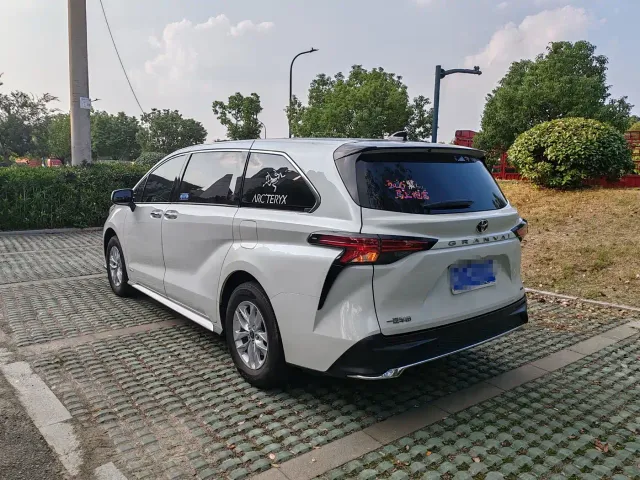 Toyota Granvia — Фото автомобиля 5