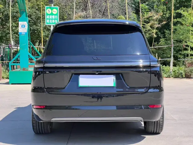 Li Auto L9 — Фото автомобиля 6