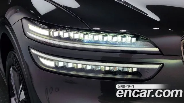 Genesis GV70 — Фото автомобиля 22