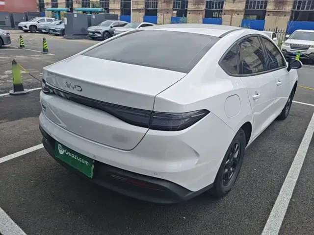 BYD Seal 05 DM-i — Фото автомобиля 6