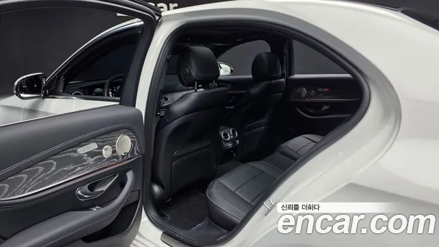 Mercedes-Benz E-Class W213 — Фото автомобиля 16