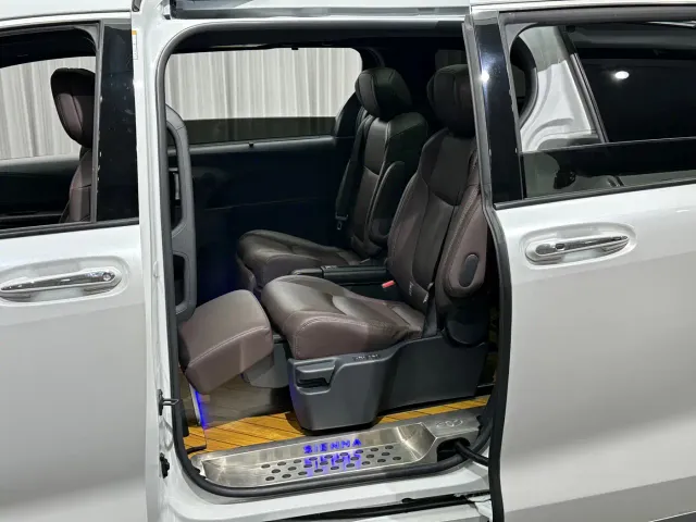 Toyota Sienna — Фото автомобиля 17