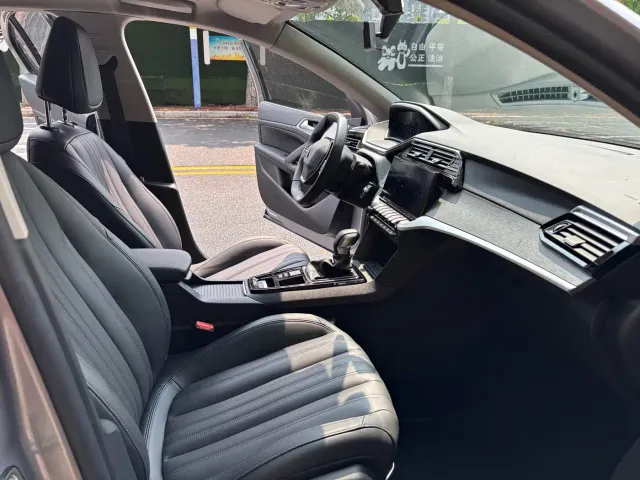 Peugeot 408 — Фото автомобиля 23