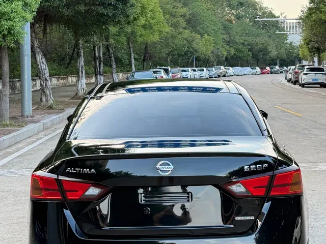 Nissan Teana — Фото автомобиля 5