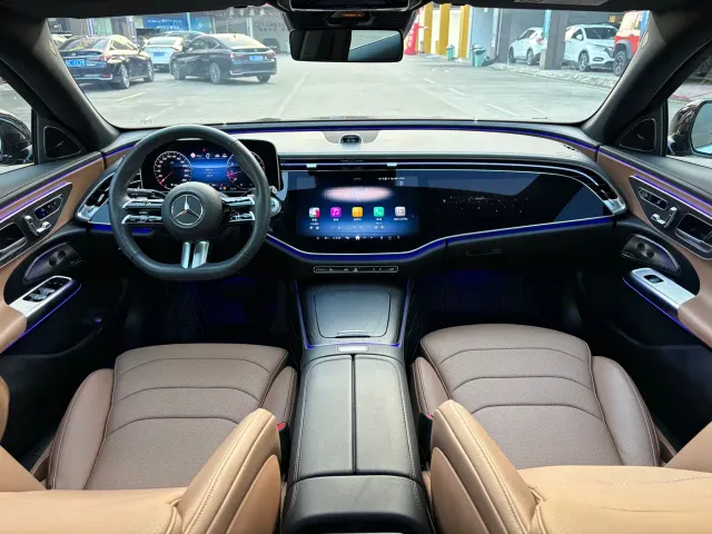 Mercedes-Benz E-Class — Фото автомобиля 11