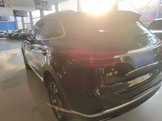 Hongqi HS5 — Фото автомобиля 4