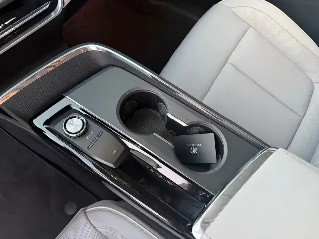 Buick E5 — Фото автомобиля 10