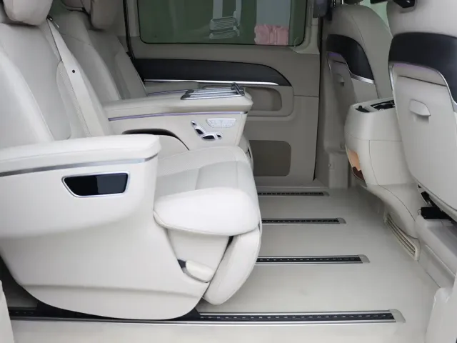 Mercedes-Benz V-Class — Фото автомобиля 12