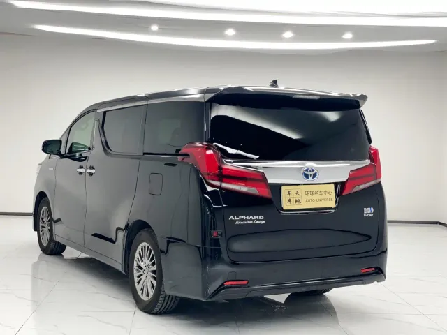 Toyota Alphard — Фото автомобиля 28