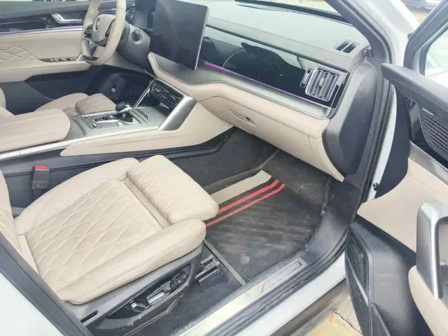BYD Tang — Фото автомобиля 13