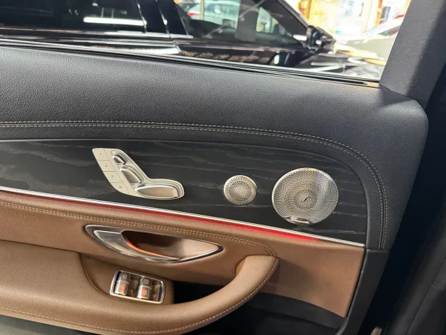 Mercedes-Benz E-Class — Фото автомобиля 7