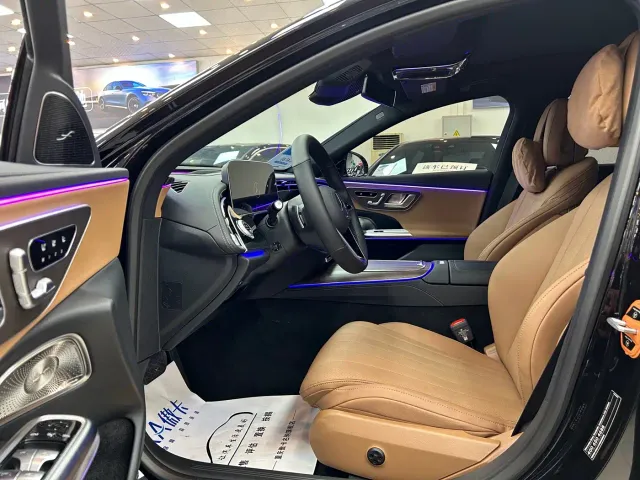 Mercedes-Benz E-Class — Фото автомобиля 8