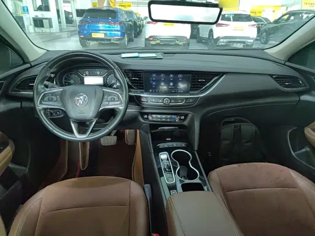 Buick Regal — Фото автомобиля 9