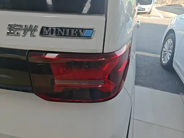 Wuling Hongguang Mini EV — Фото автомобиля 7