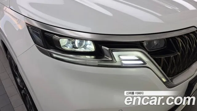 Kia Carnival Generation 4 — Фото автомобиля 22