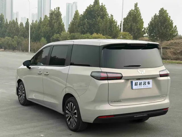 Wuling Starlight 730 — Фото автомобиля 14
