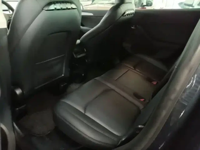 Tesla Model Y — Фото автомобиля 16
