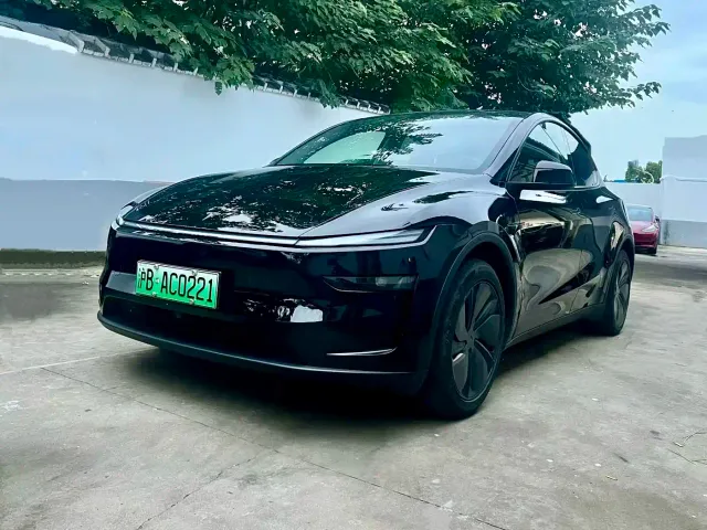 Фотография автомобиля — Tesla Model Y