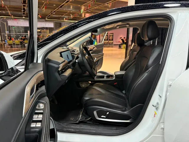 Xpeng P5 — Фото автомобиля 4