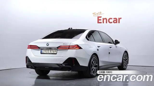 BMW 5 Series G60 — Фото автомобиля 2