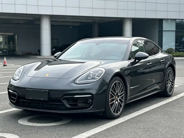 Фотография автомобиля — Porsche Panamera