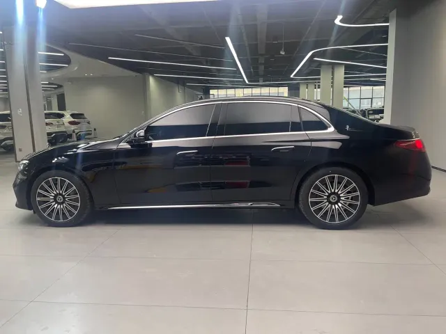 Mercedes-Benz E-Class — Фото автомобиля 8