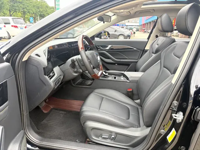Bestune B70 — Фото автомобиля 15