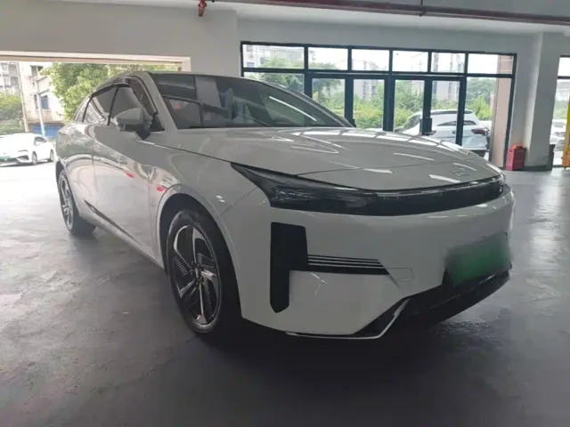 Geely Galaxy L6 — Фото автомобиля 3