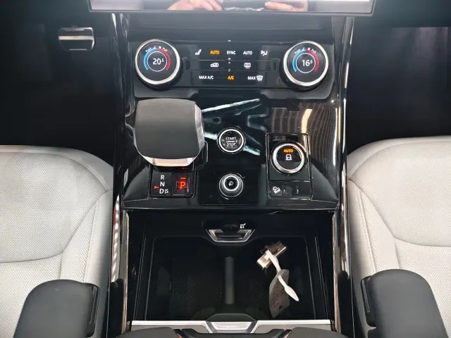 Land Rover Range Rover Sport — Фото автомобиля 16