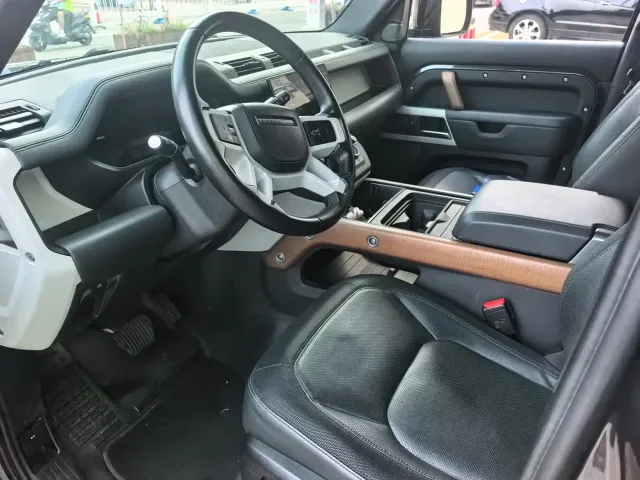 Land Rover Defender — Фото автомобиля 5