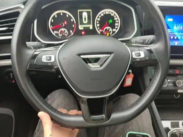 Jetta VS7 — Фото автомобиля 10