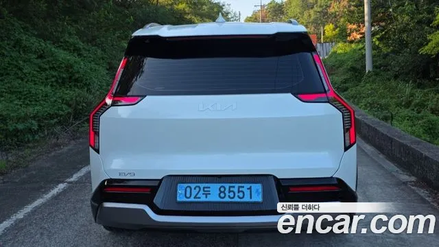 Kia EV9 — Фото автомобиля 4
