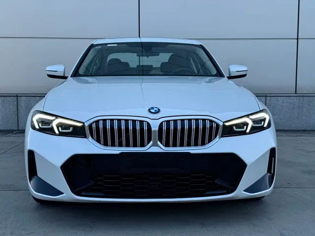 BMW 3 Series — Фото автомобиля 2
