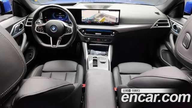 BMW i4 — Фото автомобиля 7
