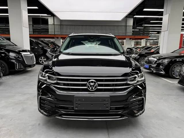 Volkswagen Tiguan L — Фото автомобиля 2