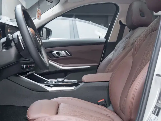 BMW 3 Series — Фото автомобиля 12