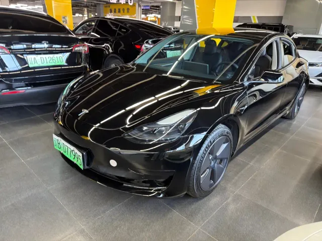 Фотография автомобиля — Tesla Model 3