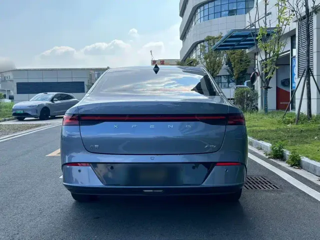 Xpeng P5 — Фото автомобиля 5