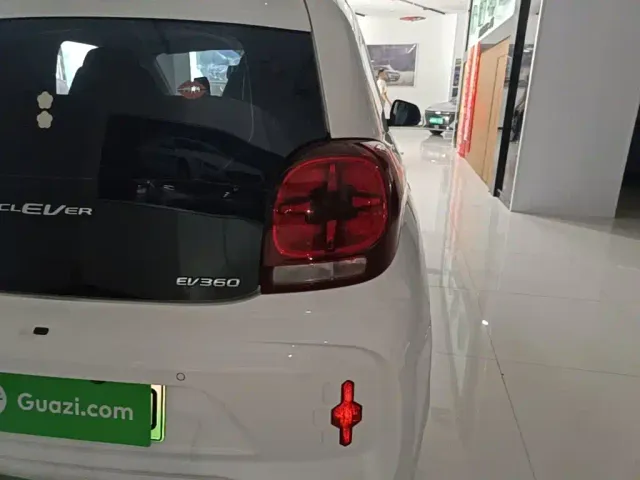 Roewe Clever — Фото автомобиля 7