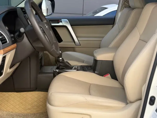 Toyota Land Cruiser — Фото автомобиля 7