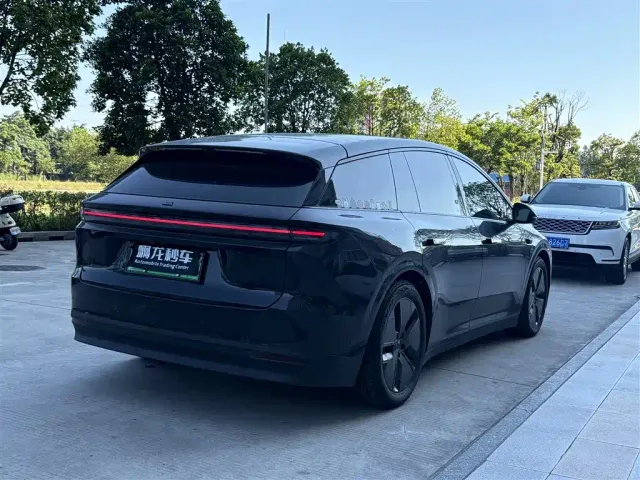 Li Auto i6 — Фото автомобиля 9