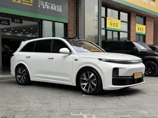 Li Auto L7 — Фото автомобиля 3